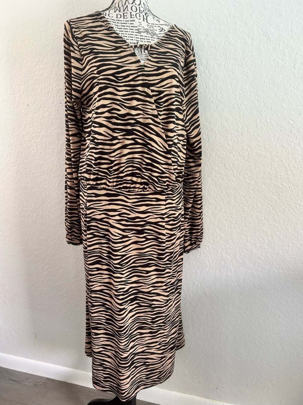 Loft Long Sleeve Animal Tiger 🐅 Print Dress size 12